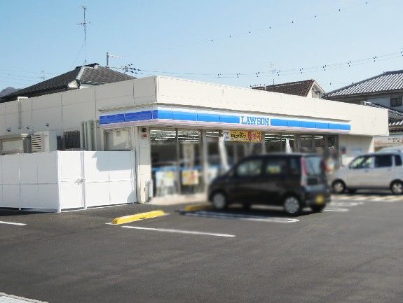 近くのローソン 八尾高安駅前店まで654m（徒歩9分）