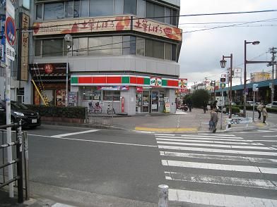 近くのサンクス 布施広小路店まで403m（徒歩6分）