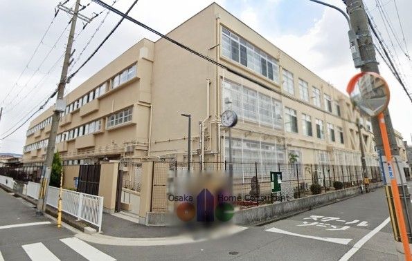近くの東大阪市立布施小学校まで310m（徒歩4分）