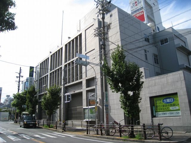 近くの三井住友銀行 東大阪支店まで497m（徒歩7分）