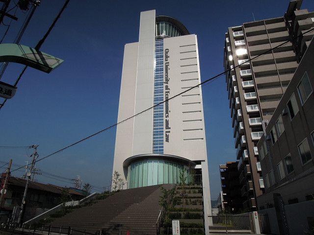 近くの大阪経済法科大学まで78m（徒歩1分）