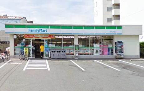 近くのファミリーマート 八尾天王寺屋店まで276m（徒歩4分）