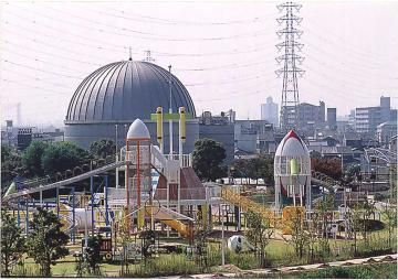 近くの花園中央公園まで694m(徒歩9分)
