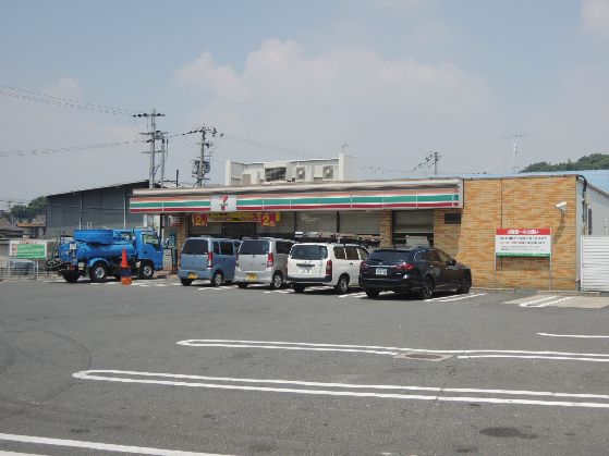 近くのセブンイレブン 柏原国分本町店まで1,196m(徒歩15分)