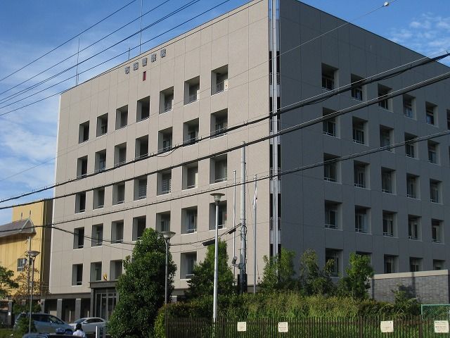 近くの布施警察署八戸ノ里交番まで424m（徒歩6分）