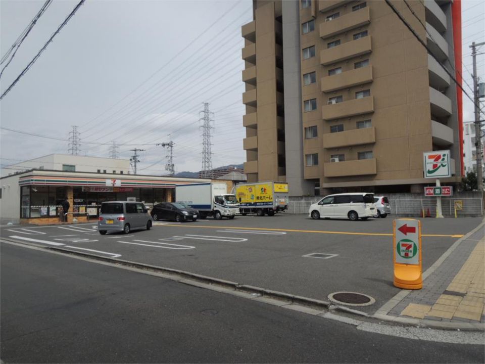 近くのセブンイレブン 東大阪西石切町5丁目店まで436m（徒歩6分）