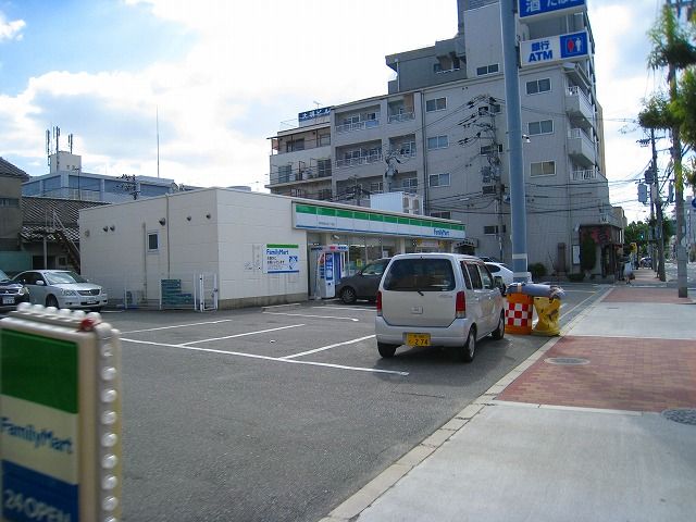 近くのファミリーマート 東大阪足代北一丁目店まで367m（徒歩5分）