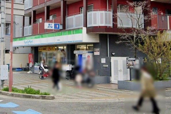 近くのファミリーマート 俊徳道店まで174m（徒歩3分）