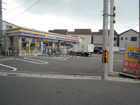 近くのミニストップ 大蓮東3丁目店まで246m（徒歩4分）