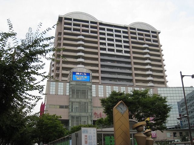 近くのイオン布施駅前店まで421m(徒歩6分)
