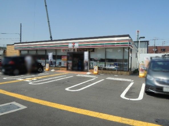 近くのセブンイレブン 八尾南太子堂2丁目店まで595m（徒歩8分）