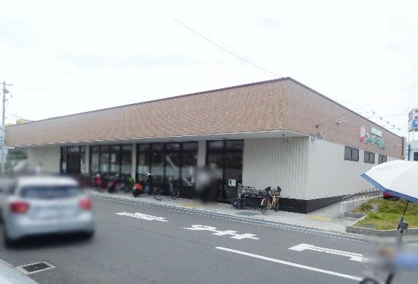 近くのスーパーマルヒ八尾木店まで595m（徒歩8分）