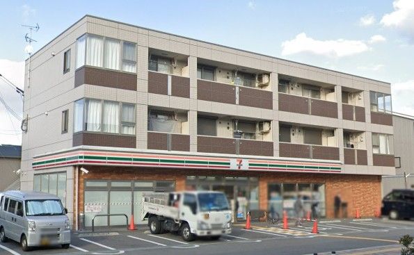 近くのセブンイレブン 東大阪岩田町1丁目店まで375m（徒歩5分）