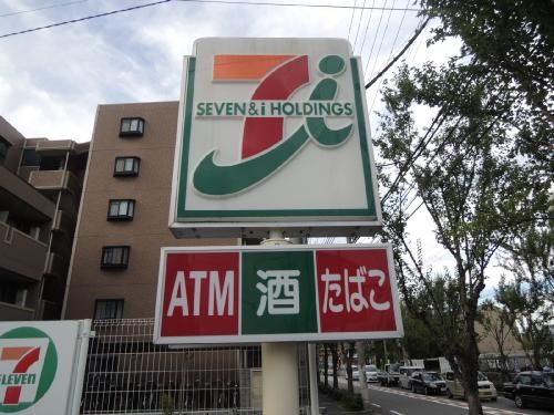 近くのセブンイレブンまで22m（徒歩1分）
