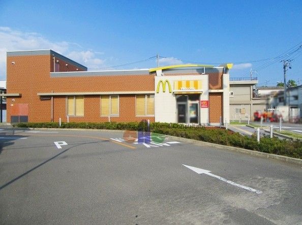 近くのマクドナルド東大阪柏田店まで412m（徒歩6分）