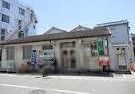近くの八尾南本町郵便局まで946m（徒歩12分）