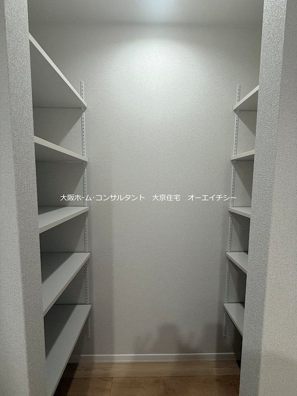 近くのライフ八尾店まで857m(徒歩11分)