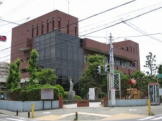 近くの柏原市立柏原図書館(上市)まで590m(徒歩8分)