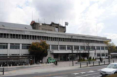 近くの柏原市役所(安堂町)まで1,100m(徒歩14分)