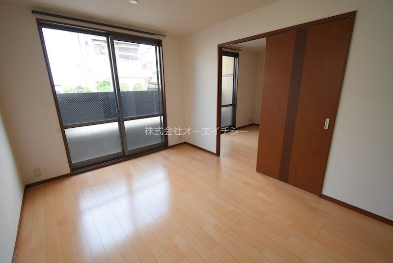 近くの三井住友銀行若江岩田支店まで594m(徒歩8分)