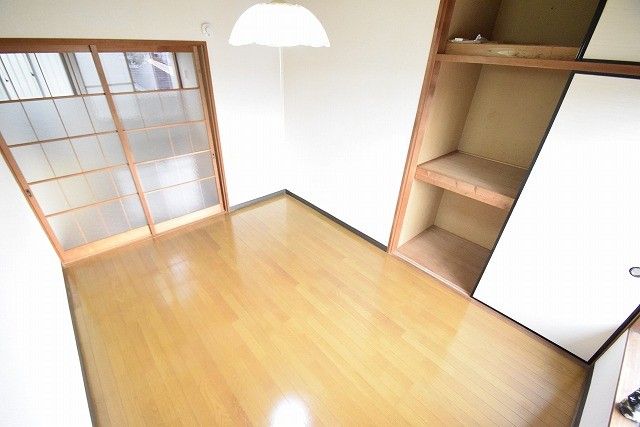 ベッドルーム