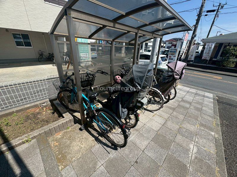 近くのドラッグストアマツモトキヨシ茅ヶ崎高田店まで346m（徒歩5分）
