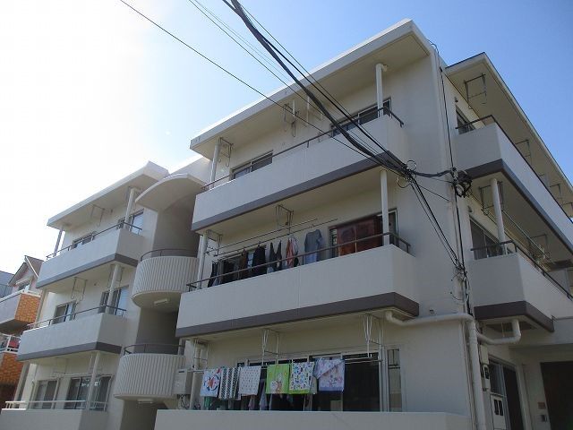 ポートハイツの外観画像