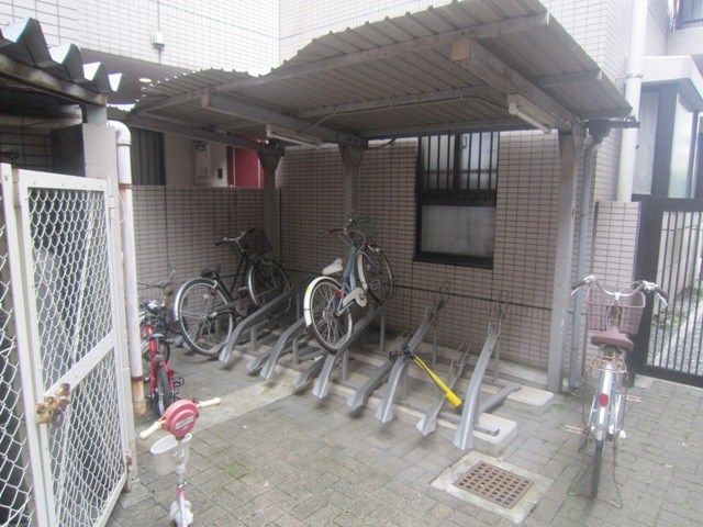 近くの鶴巻温泉病院まで320m（徒歩4分）