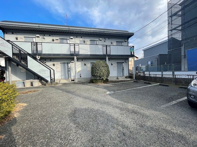 近くのクリエイトエス・ディー秦野東海大駅前店まで191m（徒歩3分）