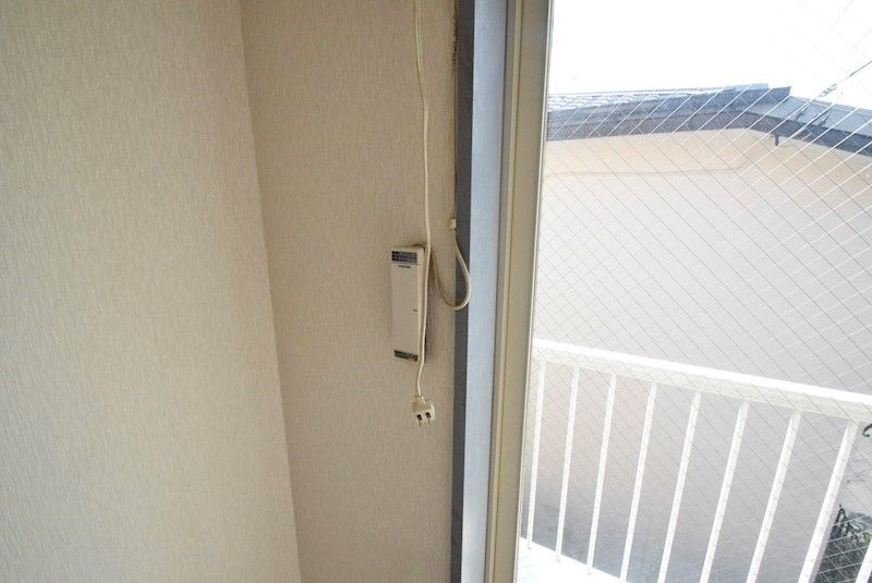 近くの伊勢原本町郵便局まで338m（徒歩5分）