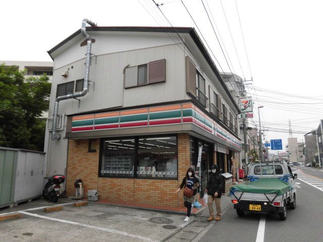 近くのセブンイレブン 鎌倉小袋谷店まで414m（徒歩6分）