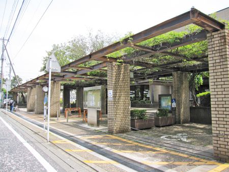 近くの茅ヶ崎市立図書館まで282m（徒歩4分）