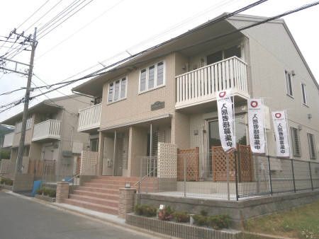 近くのセブンイレブン 伊勢原坪ノ内店まで267m（徒歩4分）