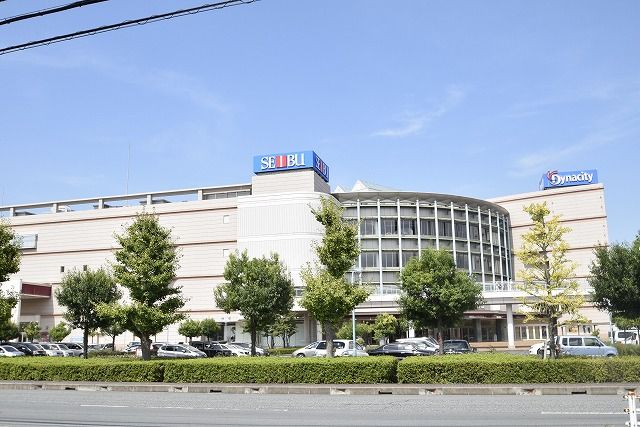 近くの西武 小田原店まで494m（徒歩7分）