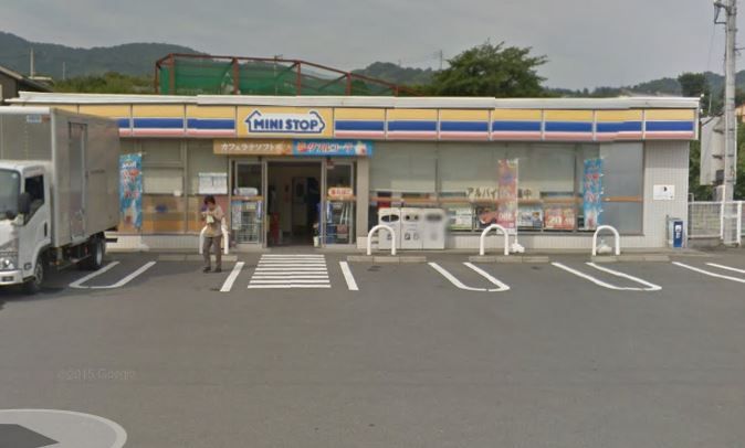 近くのミニストップ 小田原下曽我店まで633m（徒歩8分）