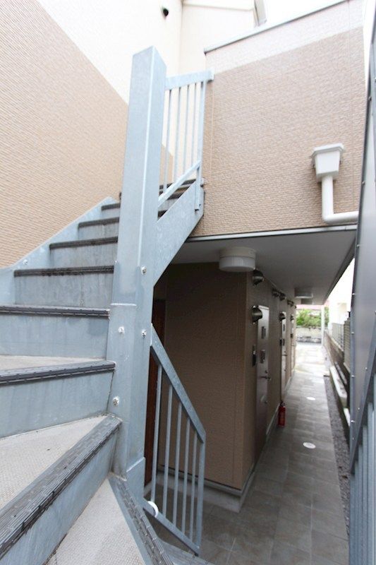 近くのスリーエフ 茅ヶ崎中海岸店まで744m（徒歩10分）