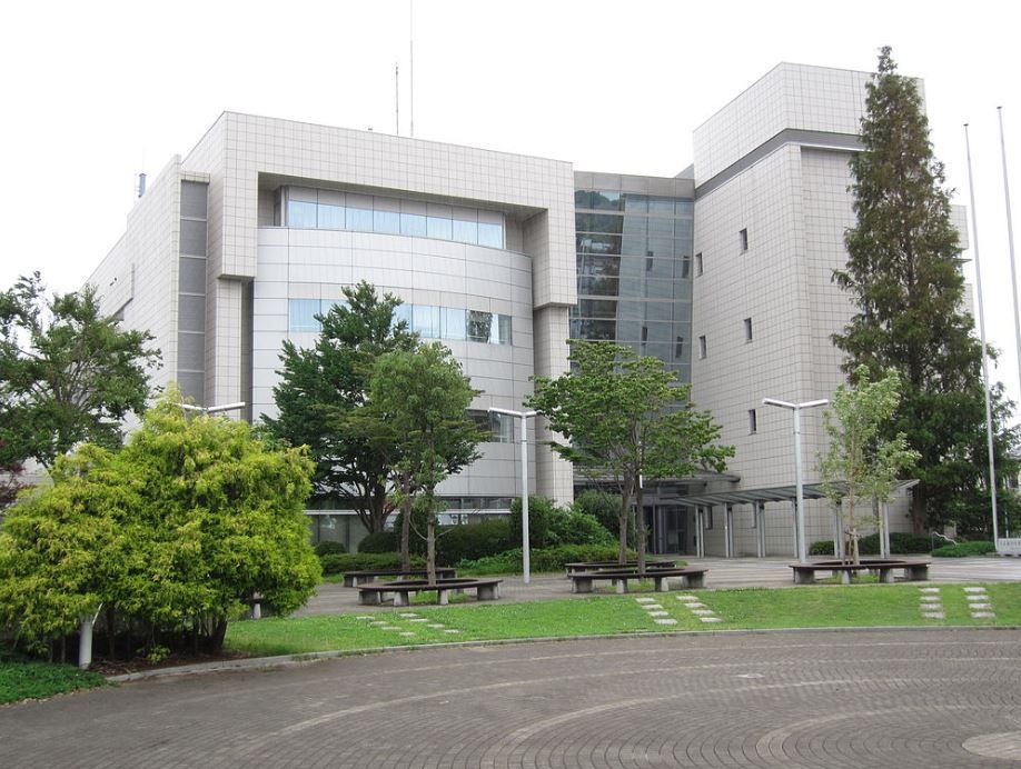 近くの泉区役所まで738m(徒歩10分)