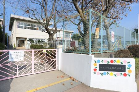 近くの小田原市立報徳小学校まで1,227m（徒歩16分）