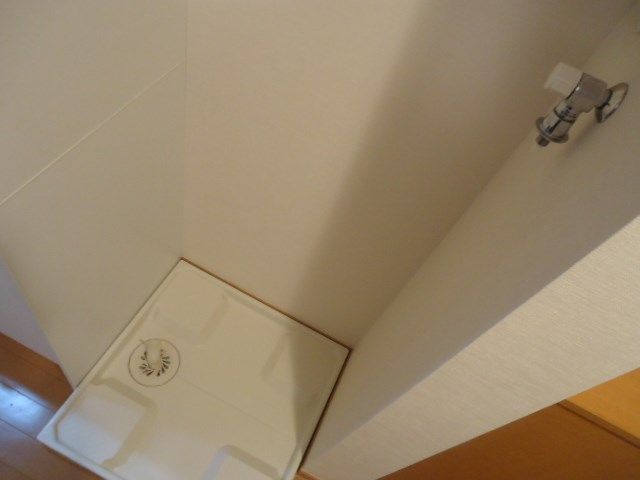 近くのファミリーマート 藤沢石川二丁目店まで567m(徒歩8分)