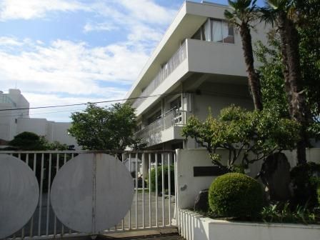 近くの秦野市立大根小学校まで342m（徒歩5分）