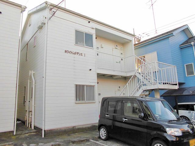 近くの愛甲石田駅前郵便局まで163m（徒歩3分）