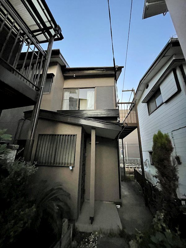 中新田3丁目貸家Aの外観画像