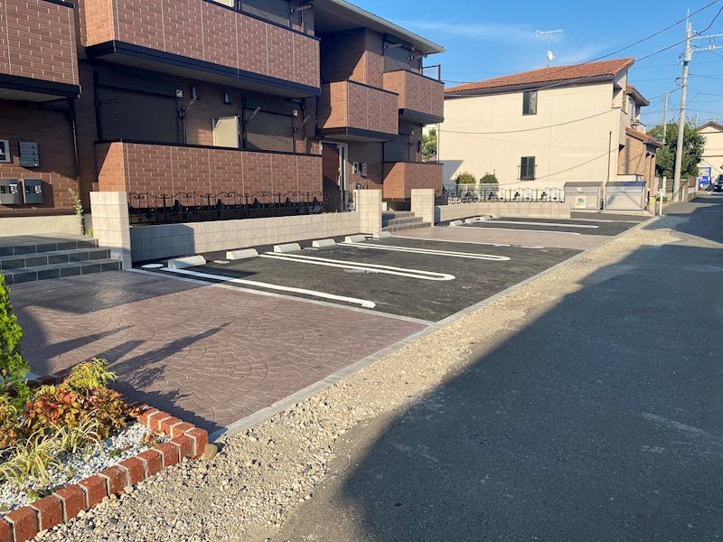 近くのセブンイレブン 厚木愛甲石田駅前店まで427m(徒歩6分)