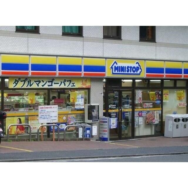 近くのミニストップ東戸塚品濃町店まで506m(徒歩7分)