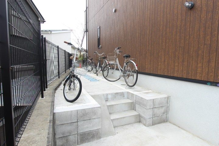 近くの業務スーパー 真田店まで690m(徒歩9分)