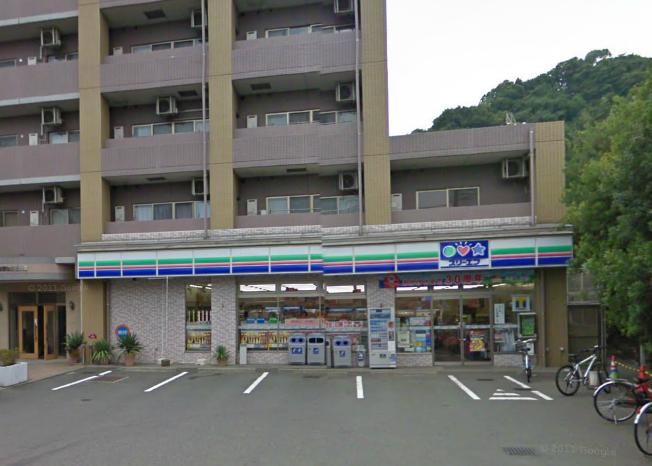 近くのスリーエフ 藤沢本町駅前店まで800m（徒歩10分）