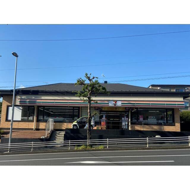 近くのセブンイレブン横浜戸塚名瀬町店まで196m（徒歩3分）