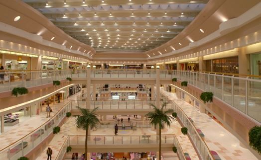 近くのダイナシティウエストまで468m（徒歩6分）