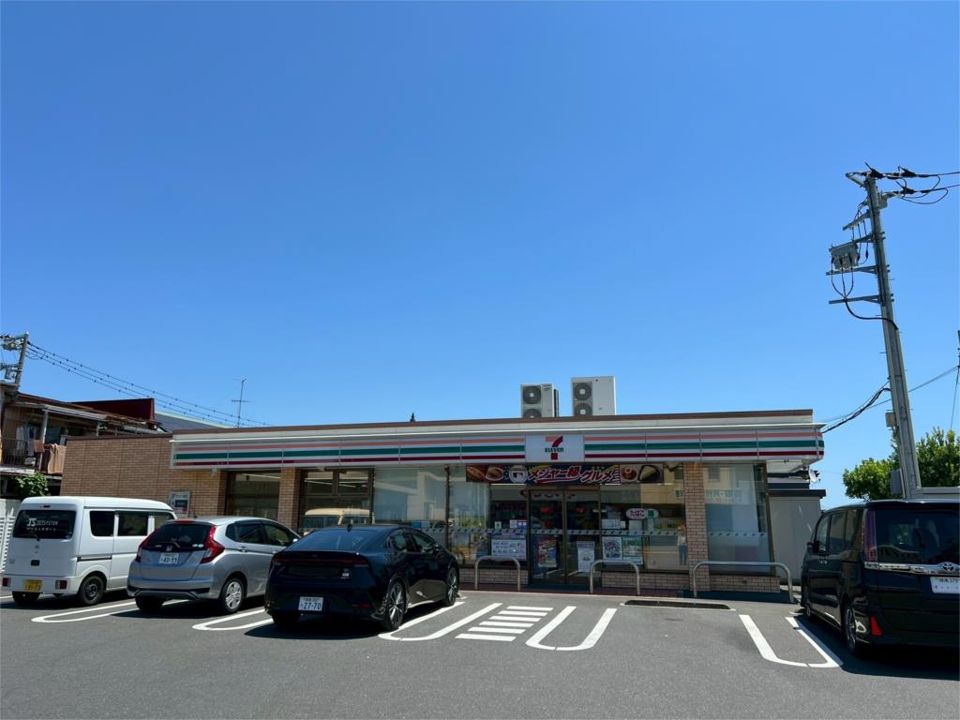 近くのセブンイレブン 秦野鶴巻南2丁目店まで624m(徒歩8分)