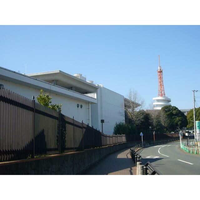 近くの私立東海大学湘南キャンパスまで2,448m（徒歩31分）